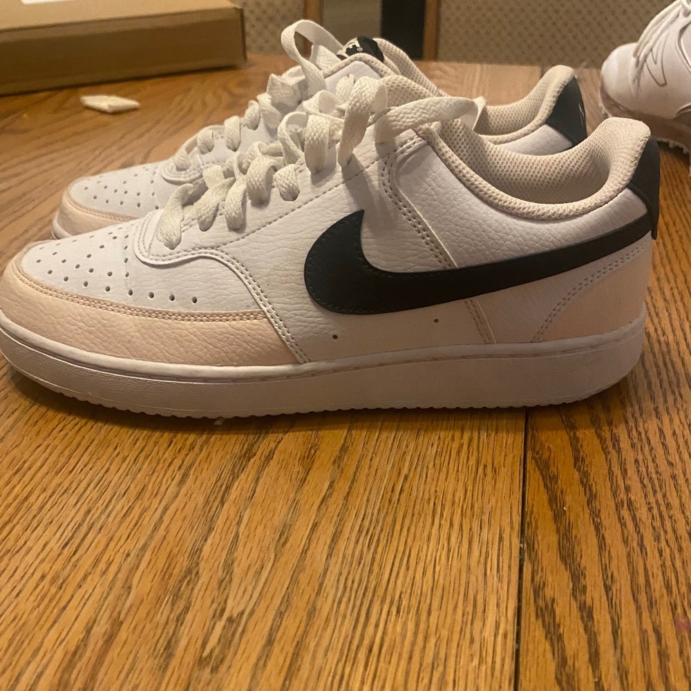 Nike tennis shoes